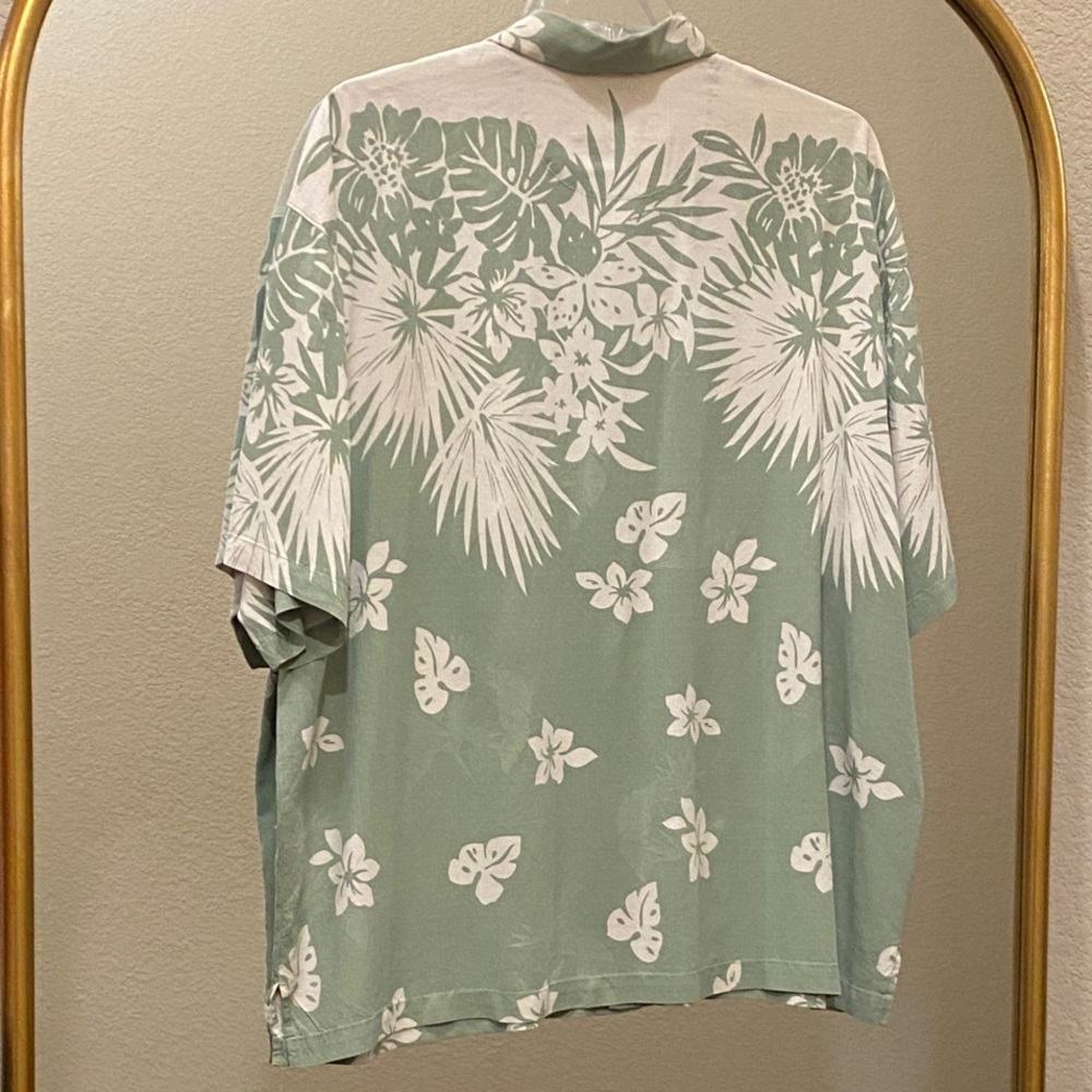 Tommy Bahama Green and White Tropical Button-Down Shirt - Picture 6 of 8